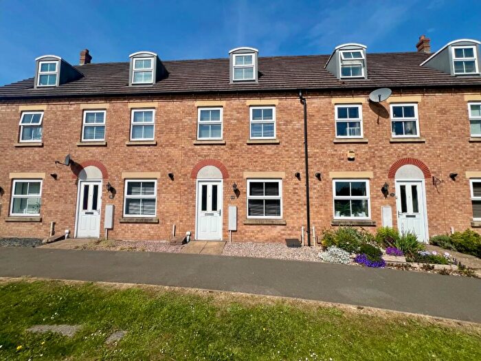 3 Bedroom Terraced House For Sale In Hidcote Way, Middlemore, Daventry, NN11