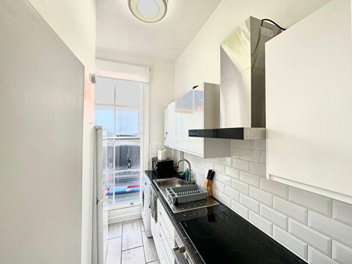 2 Bedroom Flat To Rent In Eversholt Street, London, NW1
