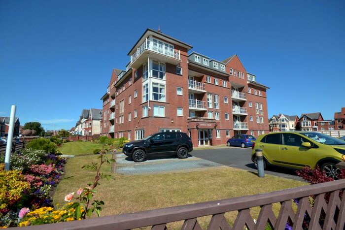 2 Bedroom Apartment To Rent In South Promenade, Lytham St Annes, FY8