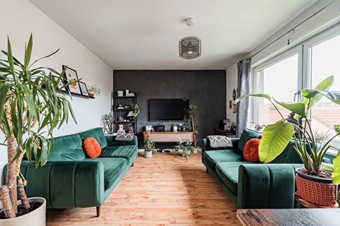 2 Bedroom Flat For Sale In / Bleachfield, Edinburgh, EH6