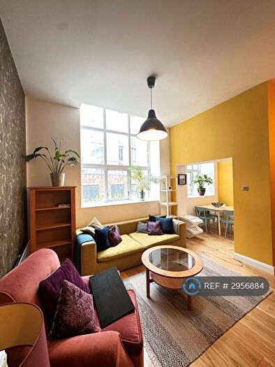 2 Bedroom Flat To Rent In Ophthalmic Works, Manchester, M4