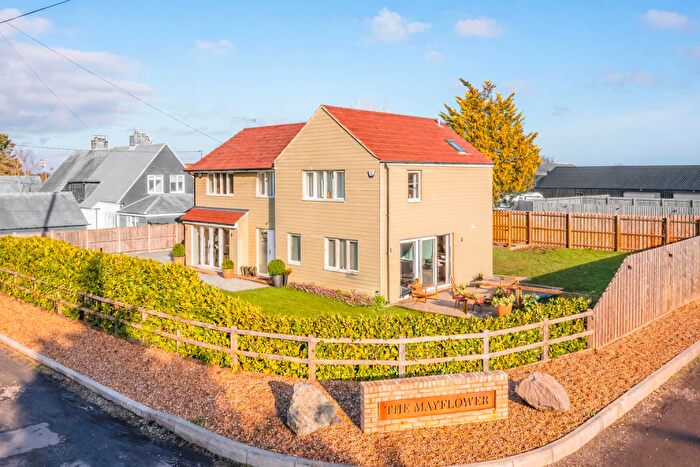 4 Bedroom Detached House For Sale In Mill Road, Mayland, Chelmsford, CM3