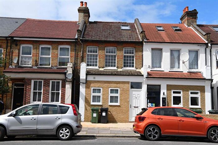 2 Bedroom Flat To Rent In Eldon Road, N22
