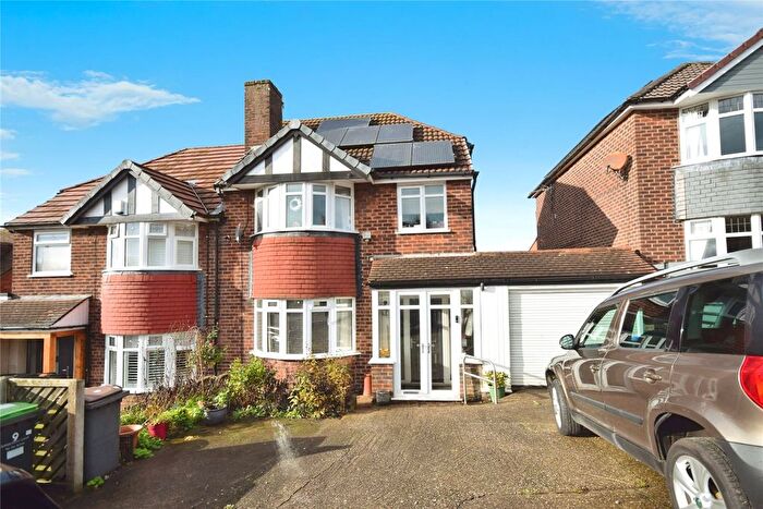 3 Bedroom Semi Detached House For Sale In Pennine Drive, Nottingham, Nottinghamshire, NG17
