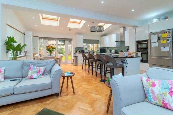 4 Bedroom Semi-Detached House To Rent In Fairfield Avenue, Edgware, HA8