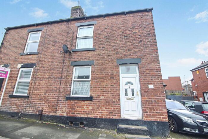 2 Bedroom Semi Detached House For Sale In Swithens Street, Rothwell, Leeds, LS26