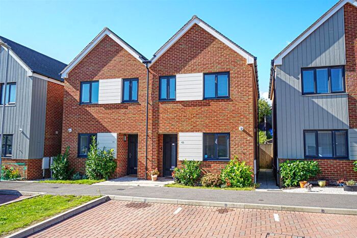 2 Bedroom Semi-Detached House For Sale In Faraday Drive, Hastings, TN34