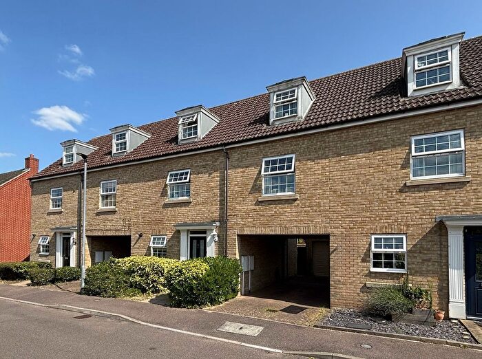 4 Bedroom Town House For Sale In Flawn Way, Eynesbury, PE19