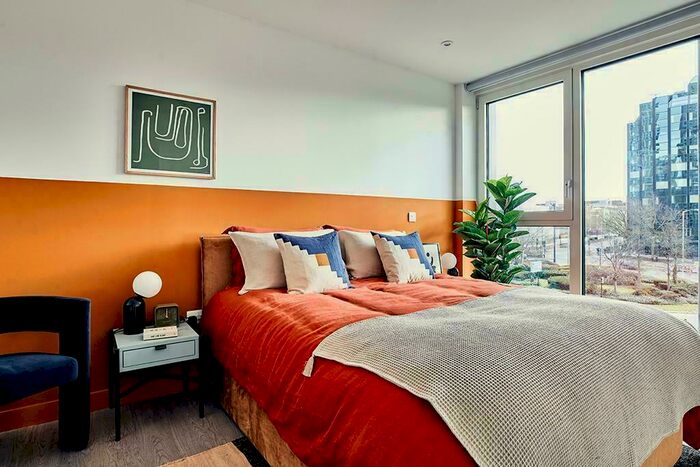 3 Bedroom Apartment To Rent In Park Lane, South Croydon, Surrey, CR0