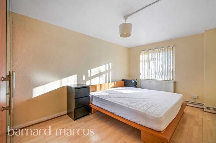 2 Bedroom Flat To Rent In Acacia Road, London, N22