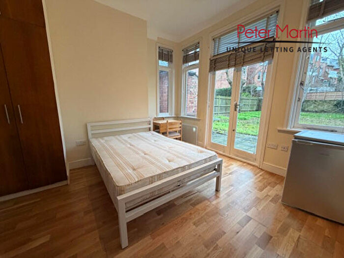 Flat To Rent In Rosslyn Hill, Belsize Park, NW3