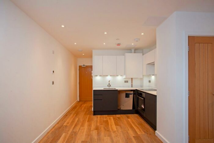 1 Bedroom Flat To Rent In Chertsey Road Woking, GU21