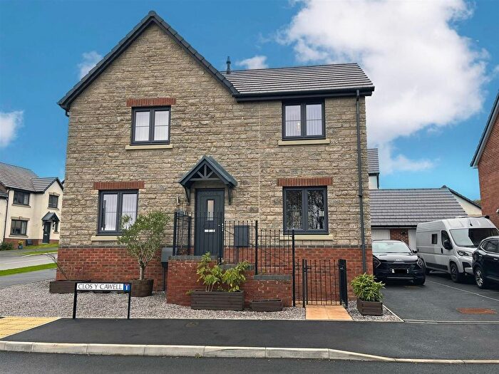 4 Bedroom Detached House For Sale In Clos Y Cawell, Tondu, Bridgend, CF32