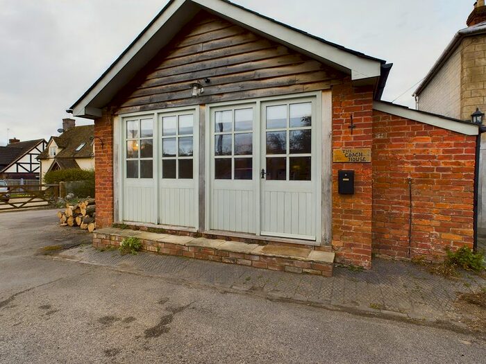 2 Bedroom Bungalow To Rent In Clehonger, Clehonger, HR2