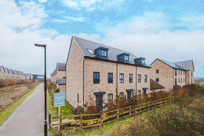 3 Bedroom End Of Terrace House For Sale In Seamington Strand, Wichelstowe, Swindon, SN1