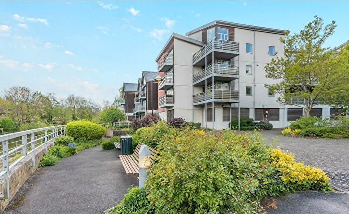 2 Bedroom Duplex For Sale In Kingfisher Meadow, Maidstone, Kent, ME16