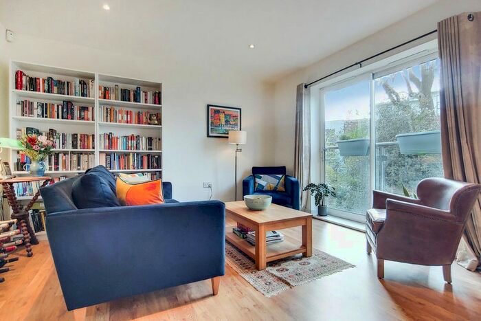 2 Bedroom Flat To Rent In Hither Green Lane, Hither Green, London, SE13