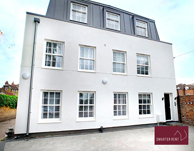 1 Bedroom Flat To Rent In Eton Court, Windsor, SL4