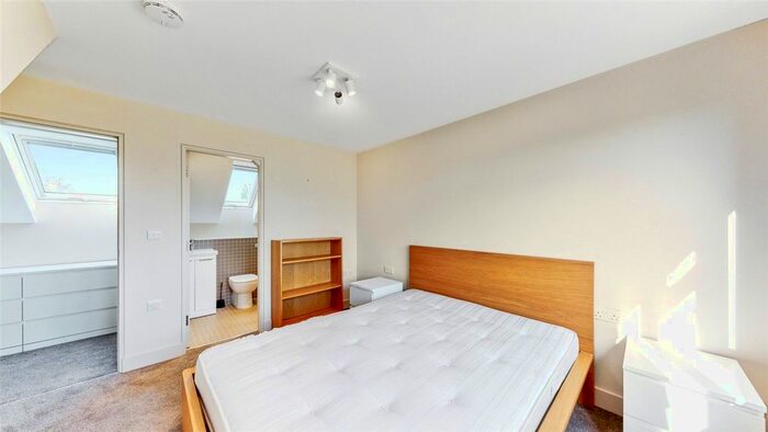 2 Bedroom Flat To Rent In Lowfield Road, London, Uk, W3