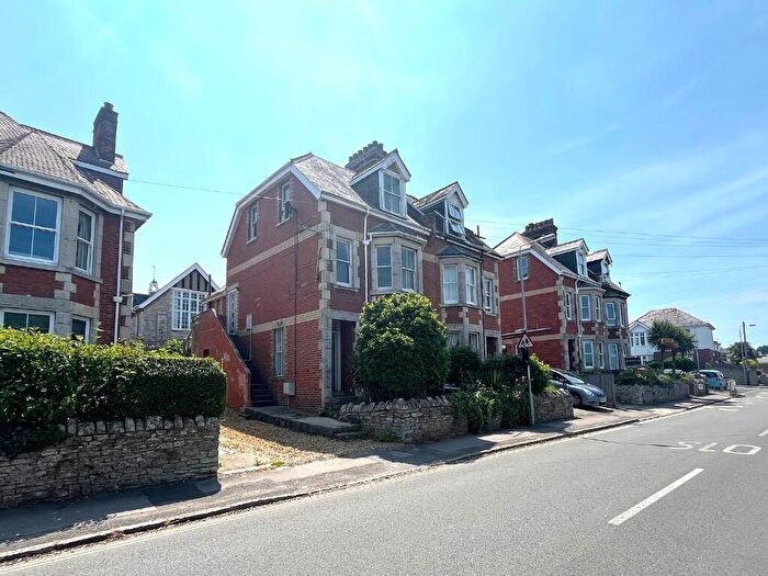 1 Bedroom Flat For Sale In Queens Road, Swanage, Dorset, BH19