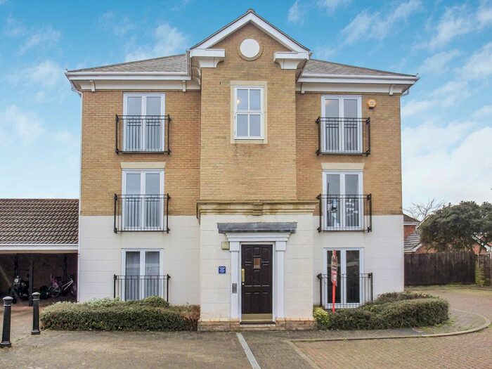 3 Bedroom Flat To Rent In Cheldoc Rise, St. Marys Island, Chatham, ME4