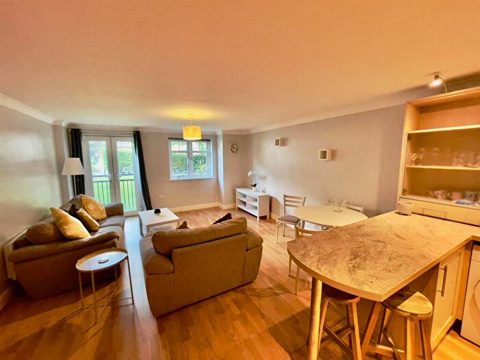 2 Bedroom Apartment To Rent In Brackenhurst Drive, Moortown, Leeds, LS17