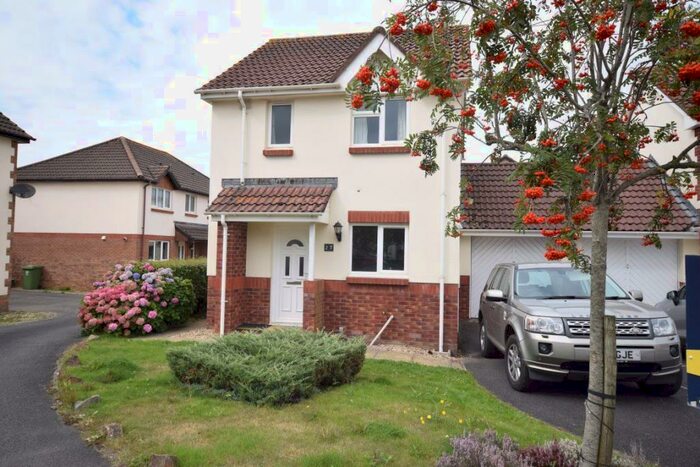 2 Bedroom House To Rent In Hele Rise, Barnstaple, Devon, EX31