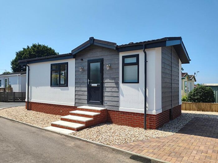 1 Bedroom Park Home For Sale In Ringswell Park, Exeter, EX2