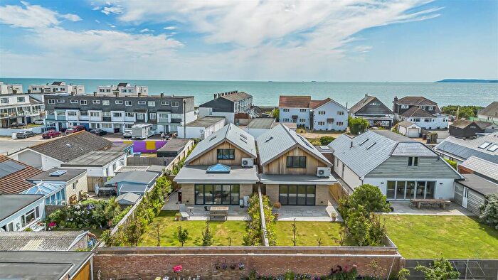 4 Bedroom Detached House For Sale In East Bracklesham Drive, Bracklesham Bay, PO20