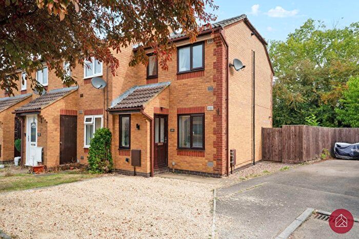2 Bedroom End Of Terrace House For Sale In Ravencroft, Bicester, OX26