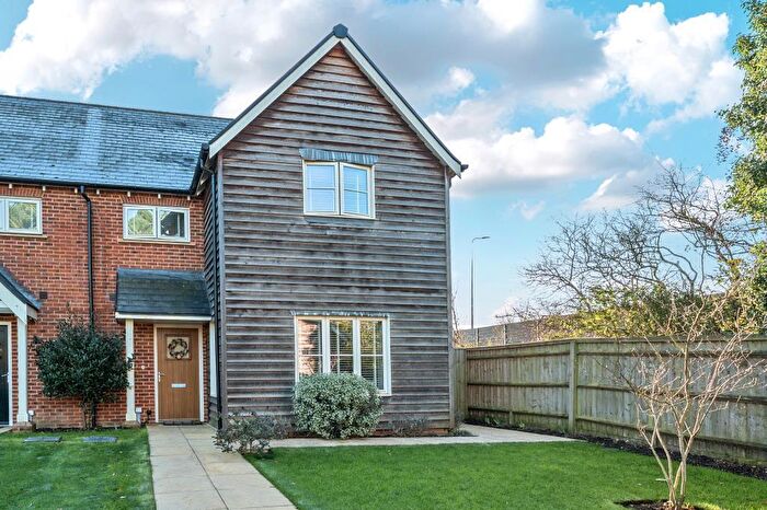 3 Bedroom Semi Detached House For Sale In Woodstock Road, Yarnton, OX5