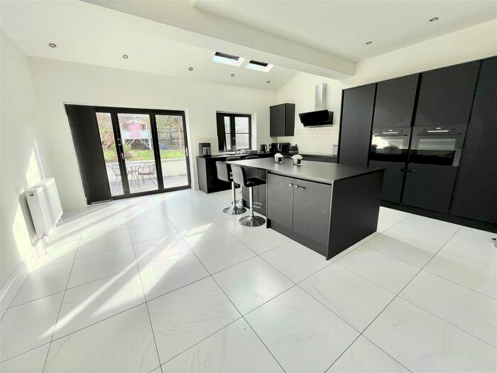 5 Bedroom Semi-Detached House To Rent In Southmead Road, Filton, Bristol, BS34