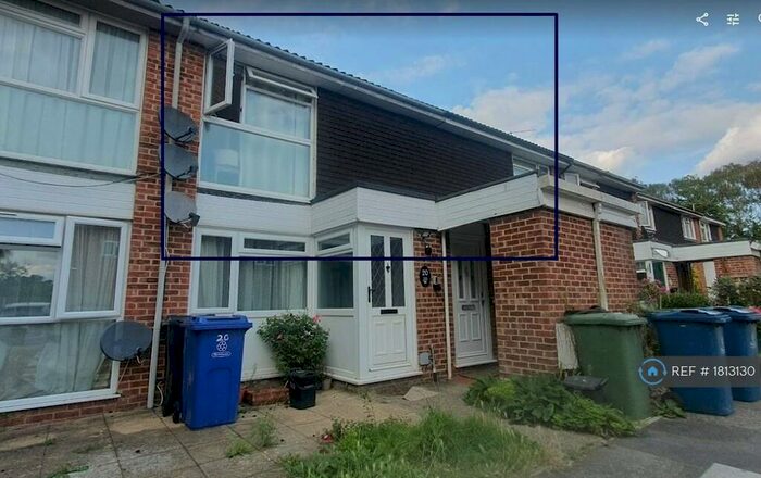 1 Bedroom Flat To Rent In Beeton Close, Hatch End, HA5