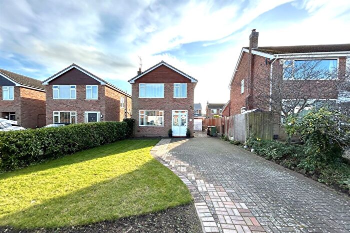 3 Bedroom Detached House For Sale In Sandown Crescent, Cuddington, Northwich, CW8