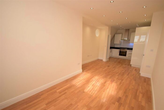 1 Bedroom Flat To Rent In High Street, New Malden, KT3