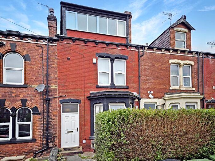 6 Bedroom Terraced House For Sale In Brudenell Grove, Leeds, LS6