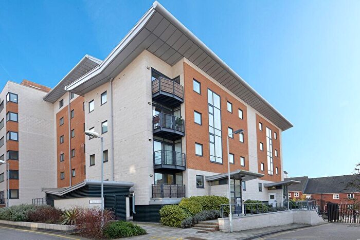 1 Bedroom Apartment For Sale In Fishguard Way, Galleons Lock, E16
