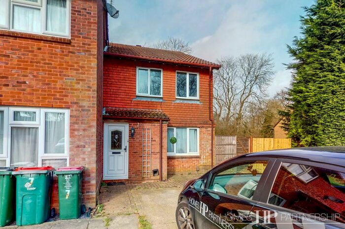 1 Bedroom Maisonette To Rent In Troon Close, Ifield, RH11