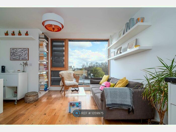 2 Bedroom Flat To Rent In Deptford High Street, London, SE8