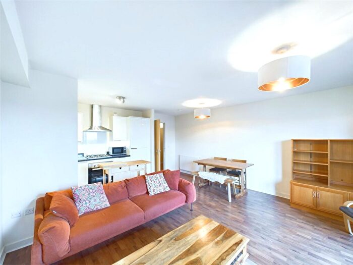 2 Bedroom Apartment To Rent In Thorntreeside, Edinburgh, Midlothian, EH6