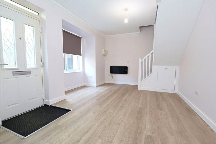2 Bedroom Maisonette To Rent In Maybury Road, Woking, Surrey, GU21