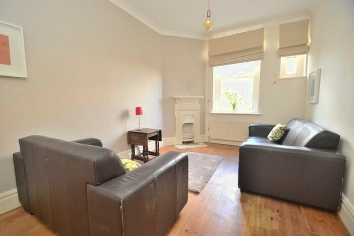 1 Bedroom Apartment To Rent In Elthorne Road, Archway, N19