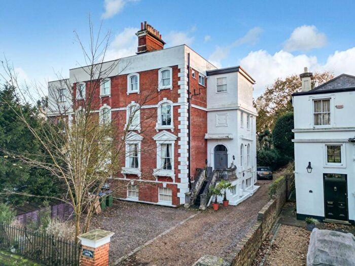 2 Bedroom Maisonette To Rent In Palace Road, East Molesey, KT8