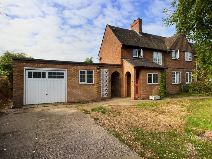 3 Bedroom Semi-Detached House For Sale In Bycell Road, Maids Moreton, Buckingham, MK18
