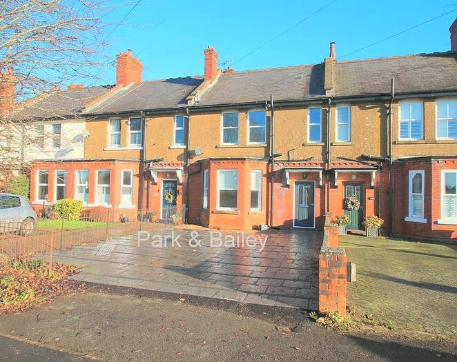 3 Bedroom Property To Rent In Harrow Road, Warlingham, CR6