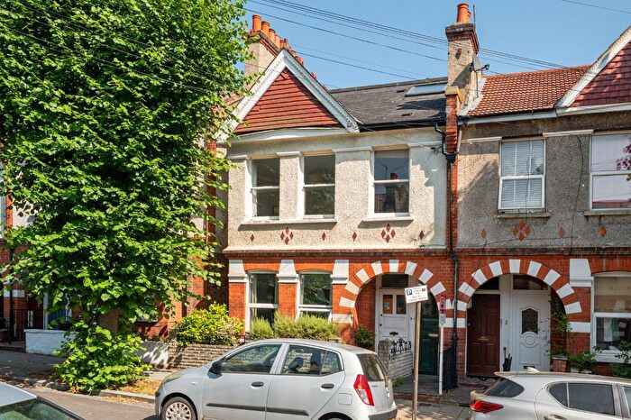 4 Bedroom Flat For Sale In Salterford Road, Tooting, London, SW17