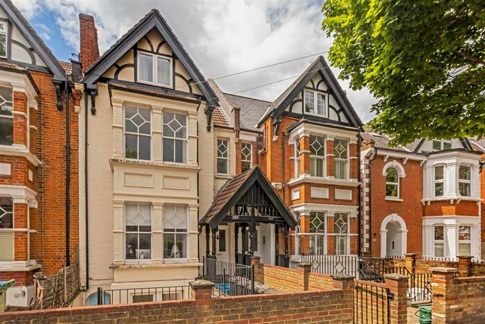 1 Bedroom Flat To Rent In Waldegrave Road, Teddington, TW11