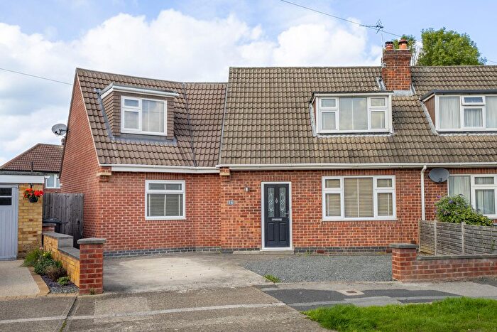 4 Bedroom Semi Detached House For Sale In Harlow Road, York, YO24