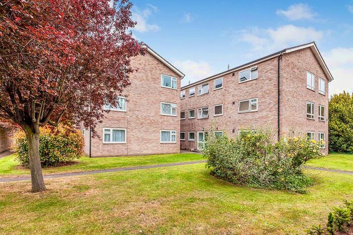 2 Bedroom Flat To Rent In Charlecombe Court, Kingston Road, Staines-Upon-Thames, Surrey, TW18