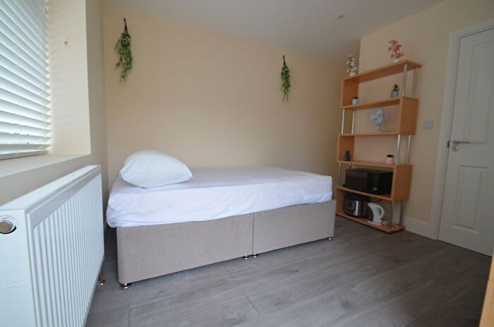 Studio To Rent In Russet Close, Staines-Upon-Thames, TW19